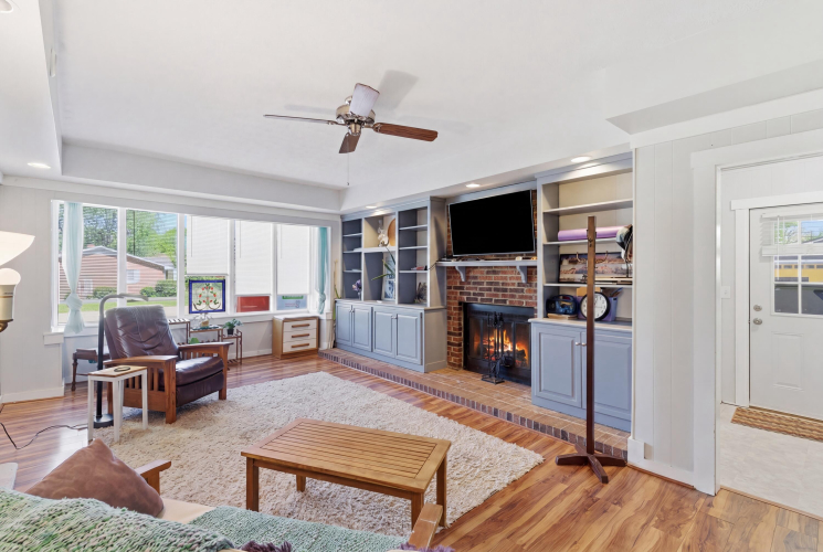 Listing Image 13