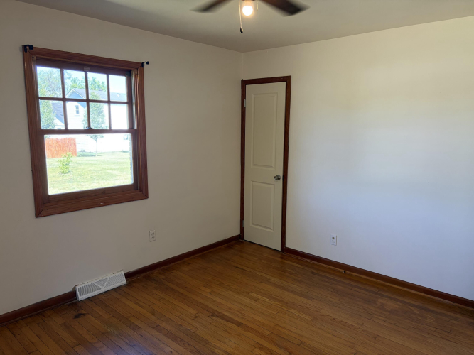 Listing Image 28