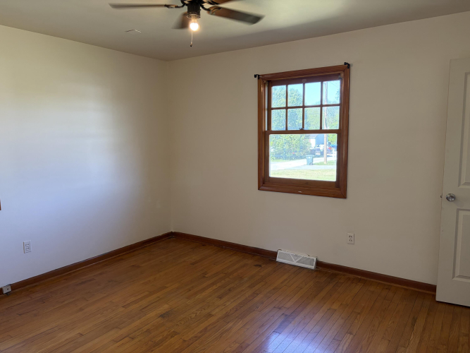 Listing Image 29
