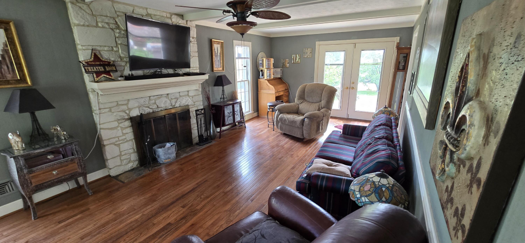 Listing Image 11