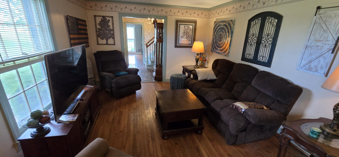 Listing Image 17