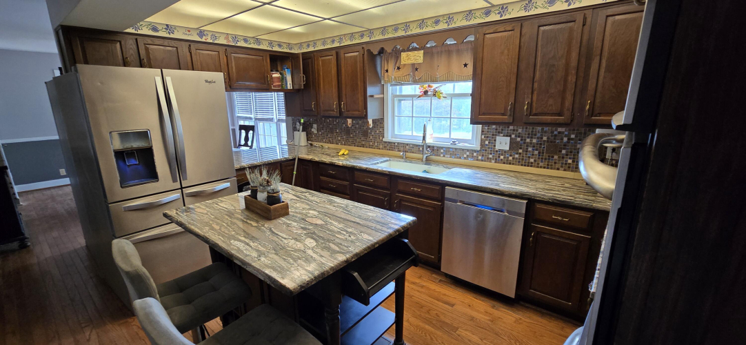 Listing Image 19