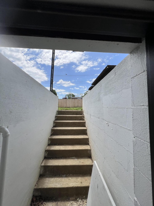 Listing Image 77