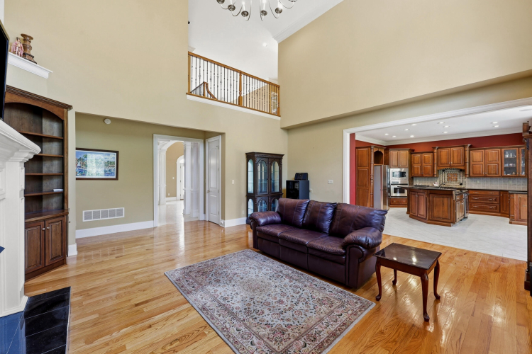 Listing Image 21