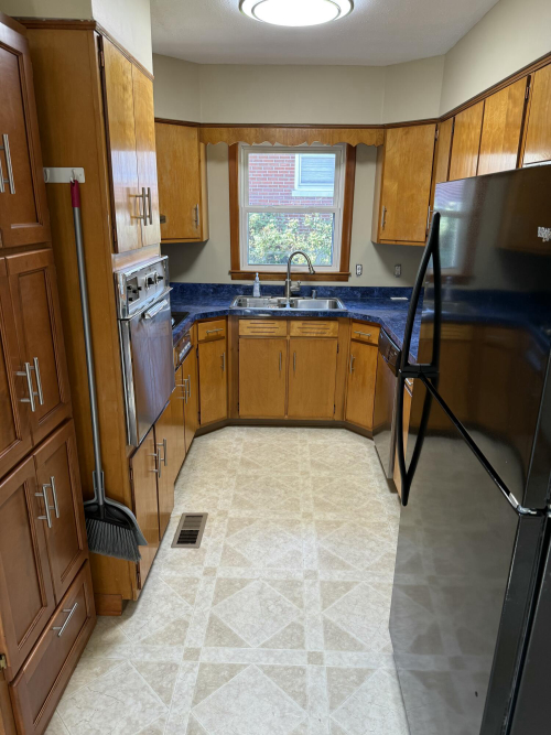 Listing Image 5