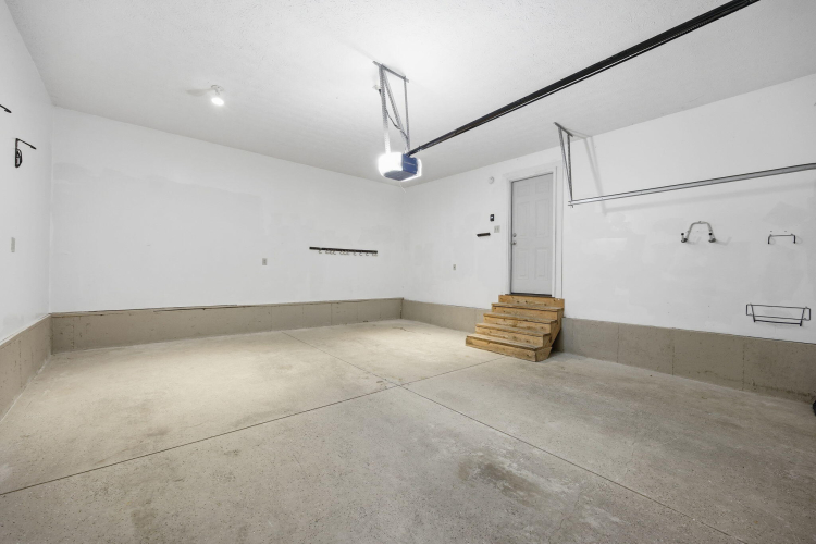 Listing Image 76