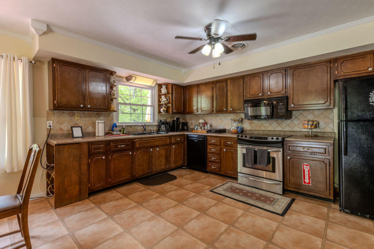 Listing Image 9