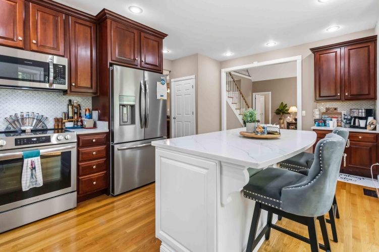 Listing Image 12