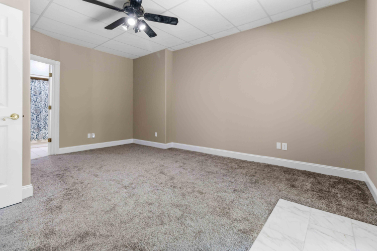 Listing Image 41