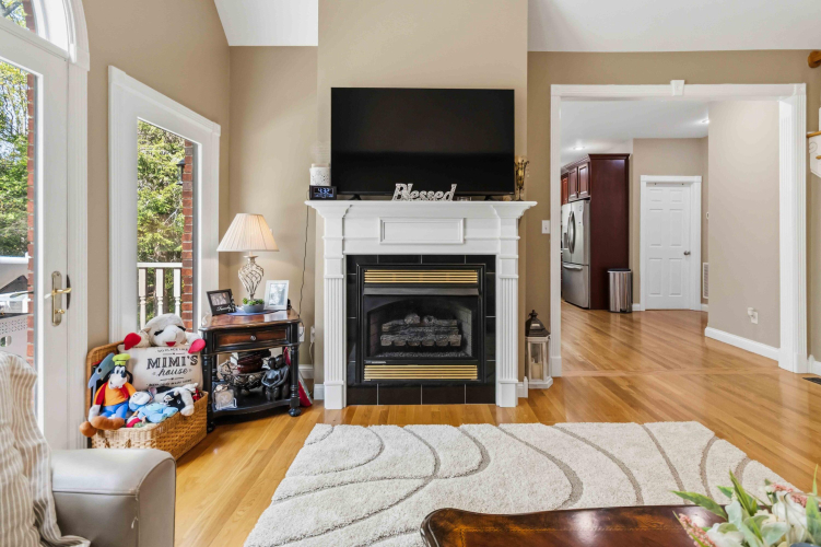 Listing Image 8
