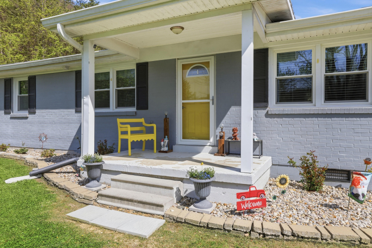 Listing Image 3
