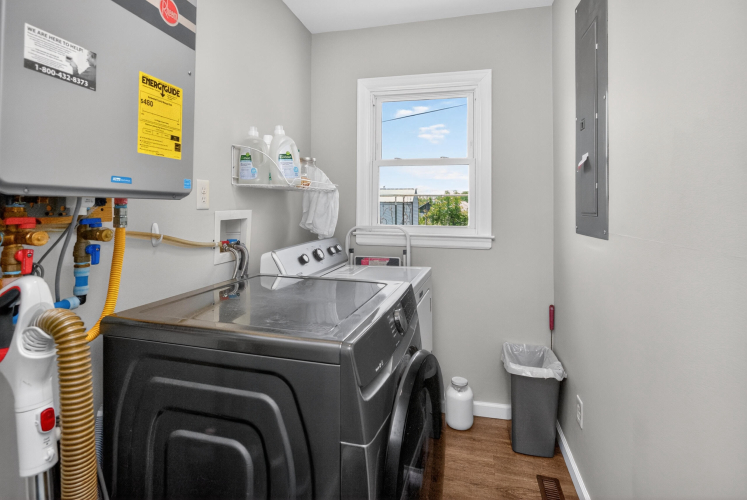 Listing Image 18