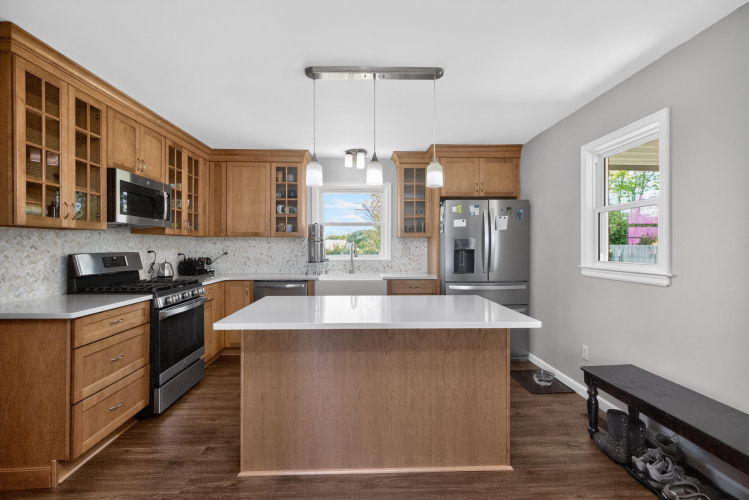 Listing Image 8