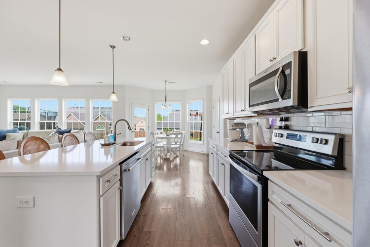 Listing Image 9