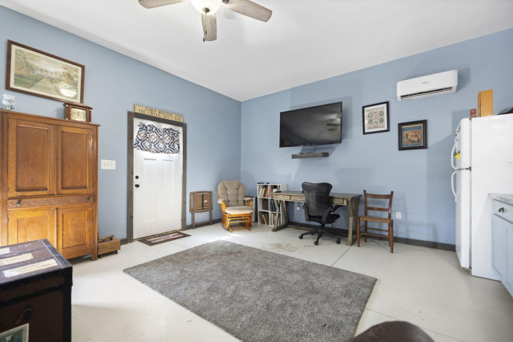 Listing Image 47