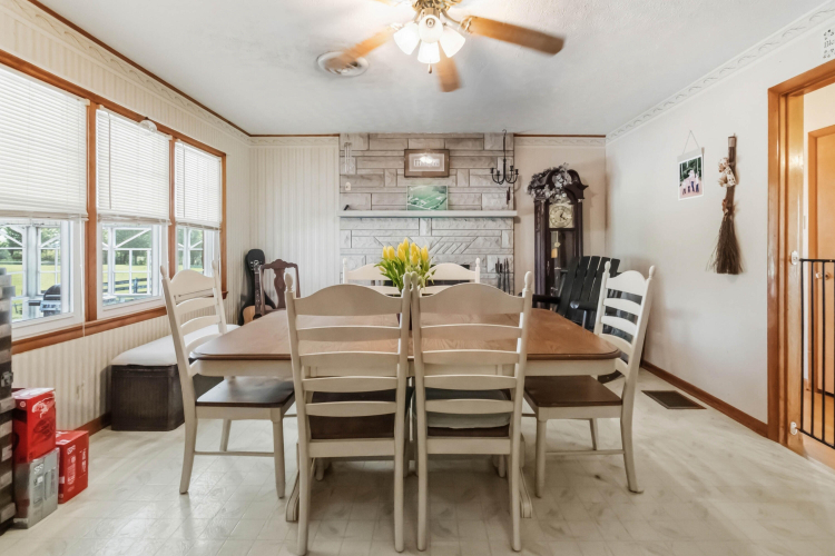 Listing Image 15