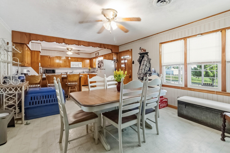 Listing Image 17