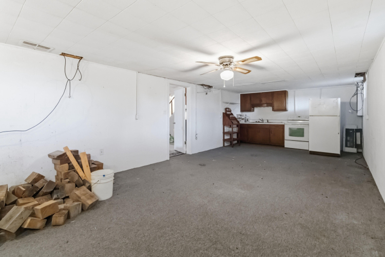 Listing Image 33