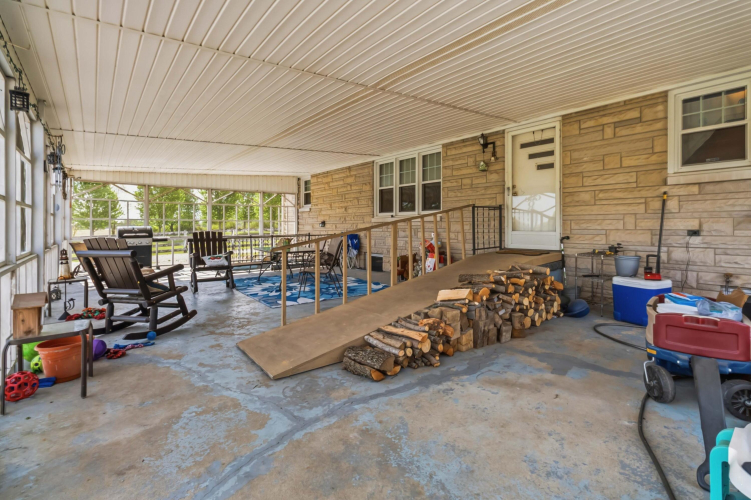 Listing Image 40