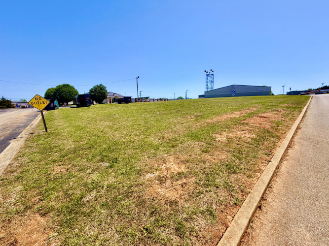 Listing Image 4