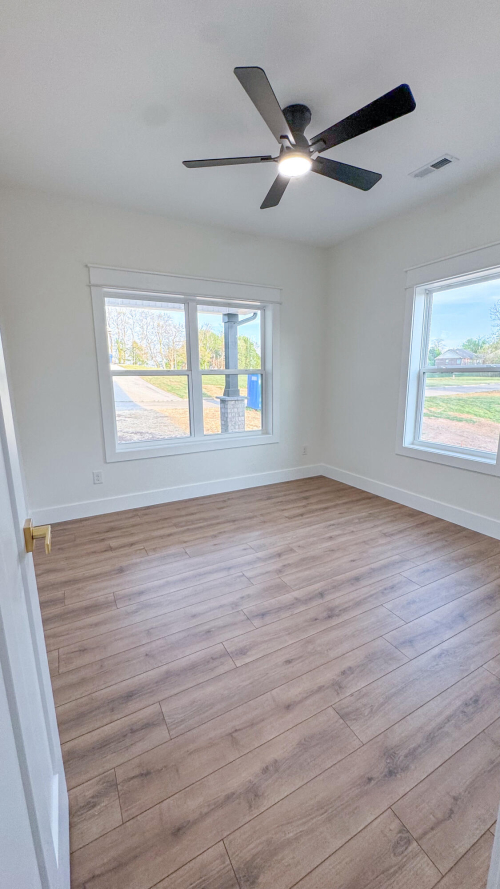 Listing Image 18