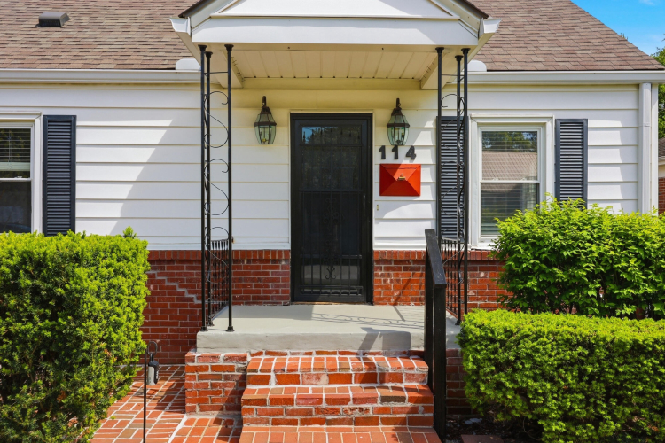 Listing Image 4
