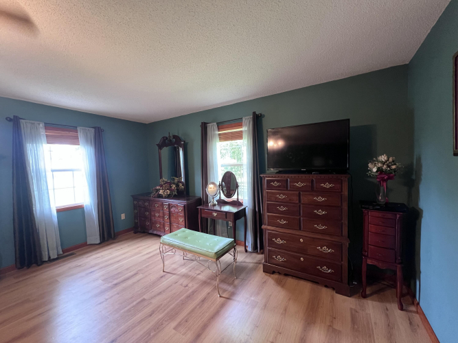 Listing Image 70