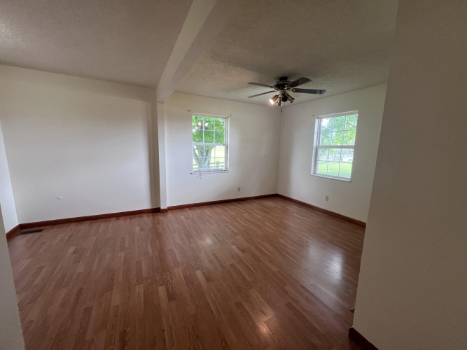 Listing Image 77