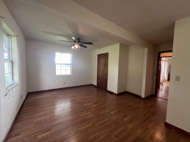 Listing Image 79