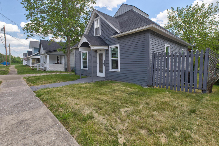 Listing Image 3