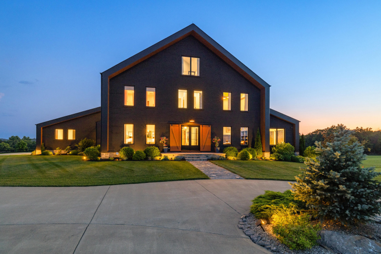 Listing Image 98