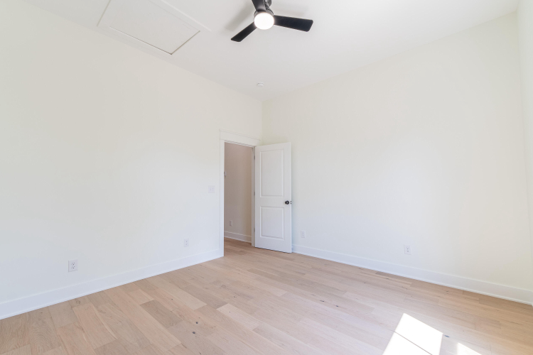 Listing Image 60