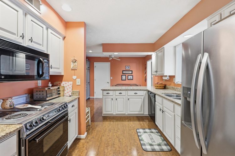 Listing Image 3