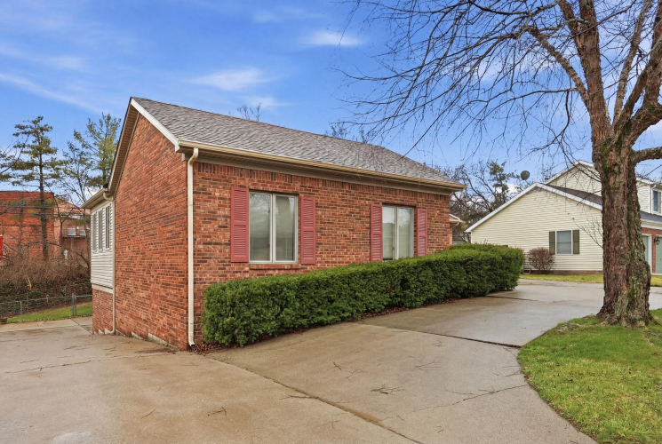 Listing Image 25