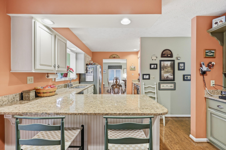 Listing Image 7