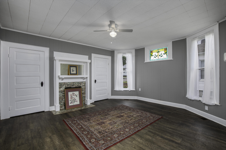 Listing Image 16