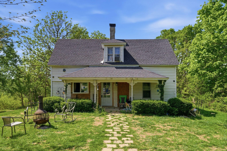 Listing Image 4