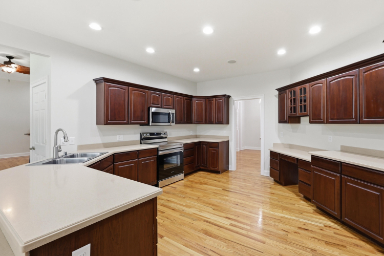 Listing Image 14