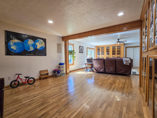 Listing Image 27
