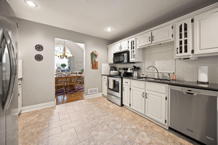 Listing Image 22