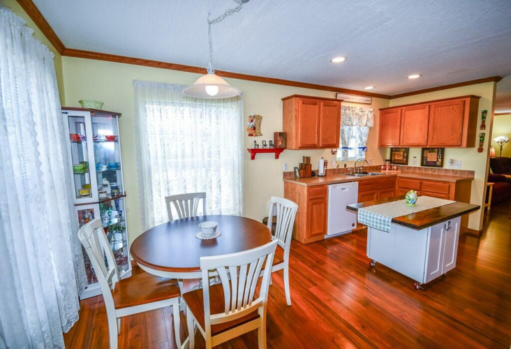Listing Image 4