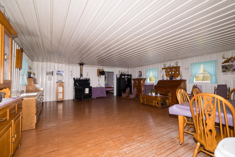 Listing Image 11