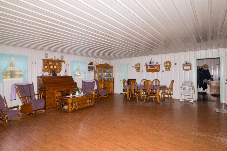 Listing Image 8
