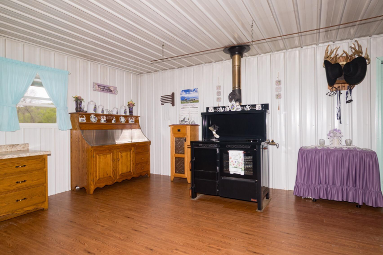 Listing Image 9