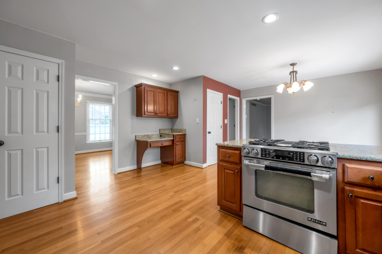 Listing Image 19