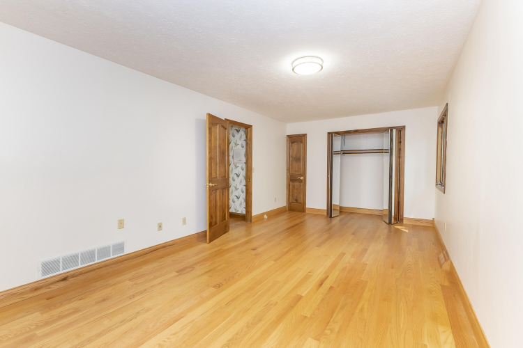 Listing Image 51