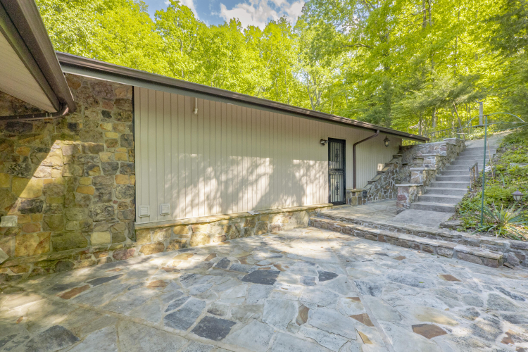 Listing Image 80