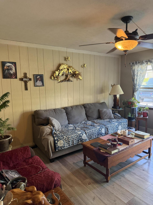 Listing Image 5