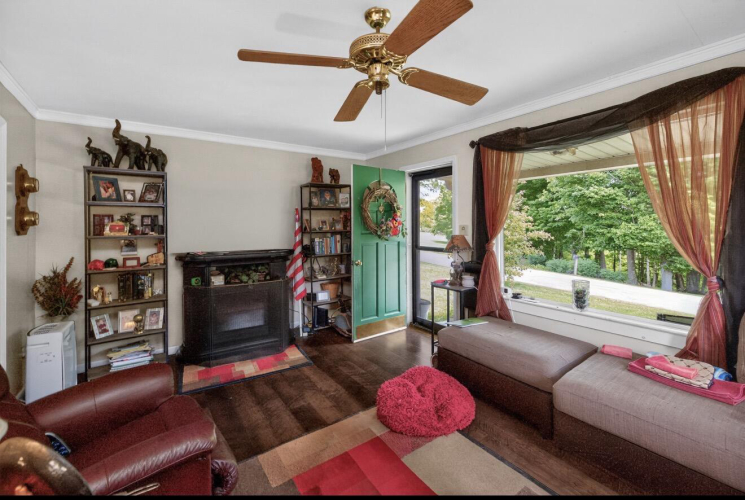 Listing Image 13