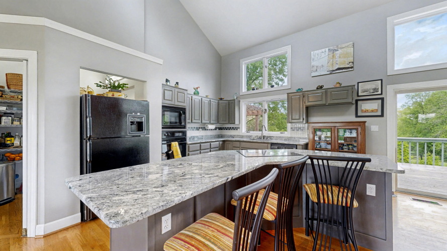 Listing Image 18